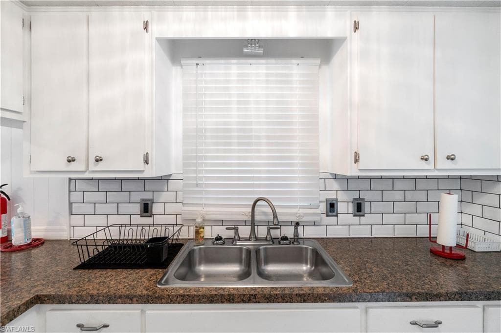 17 Saint Raphael DR-12