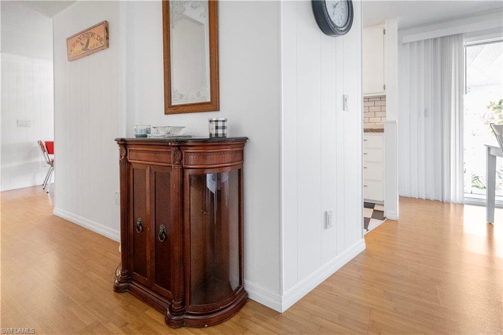 17 Saint Raphael DR-15