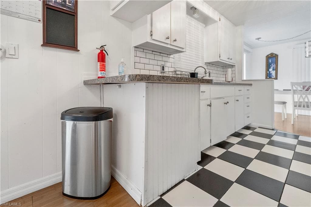 17 Saint Raphael DR-11