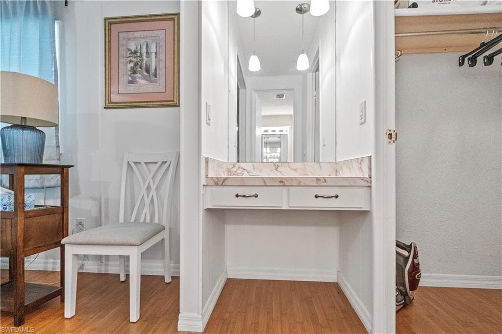 17 Saint Raphael DR-27