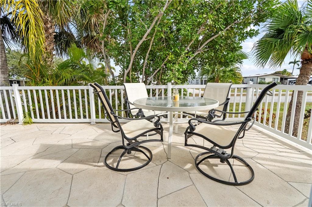 17 Saint Raphael DR-9