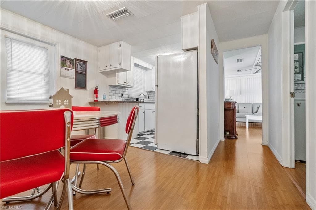 17 Saint Raphael DR-18