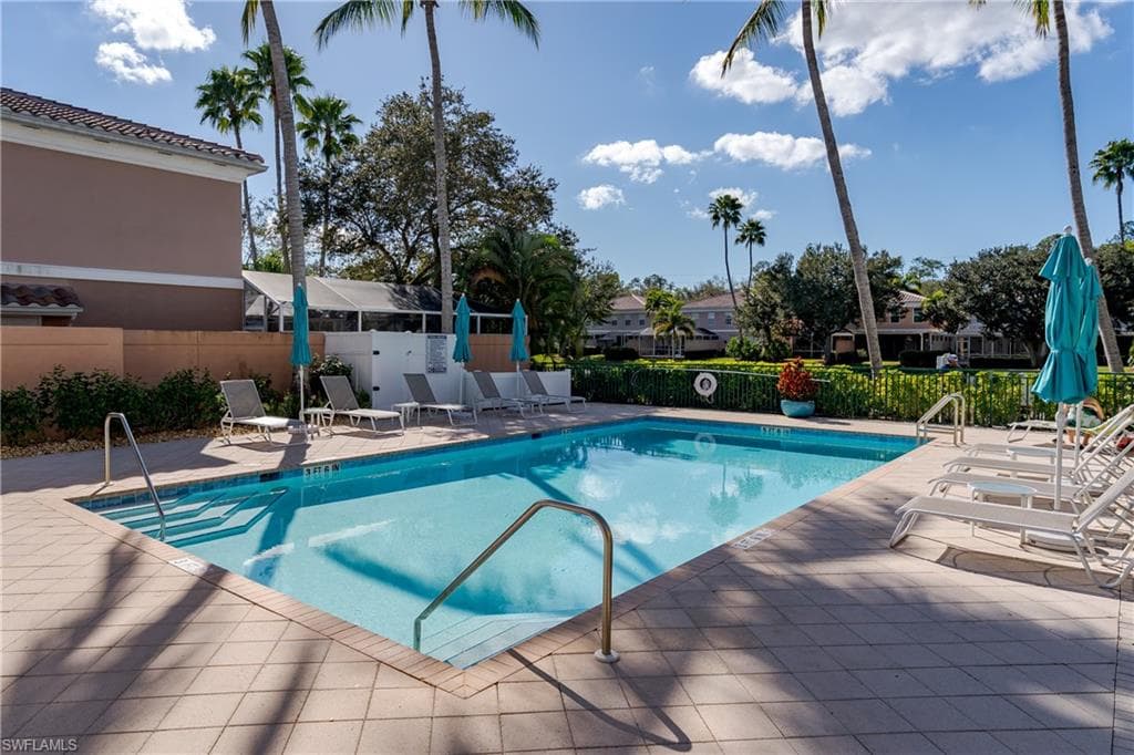 5353 Cove CIR, NAPLES FL 34119-1