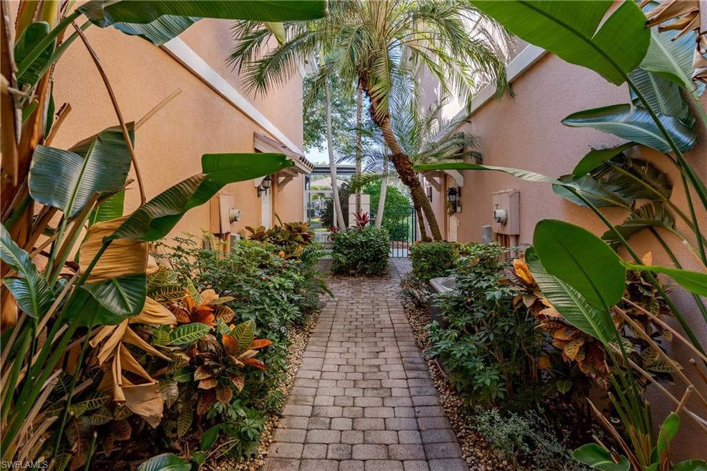 5353 Cove CIR, NAPLES FL 34119-6