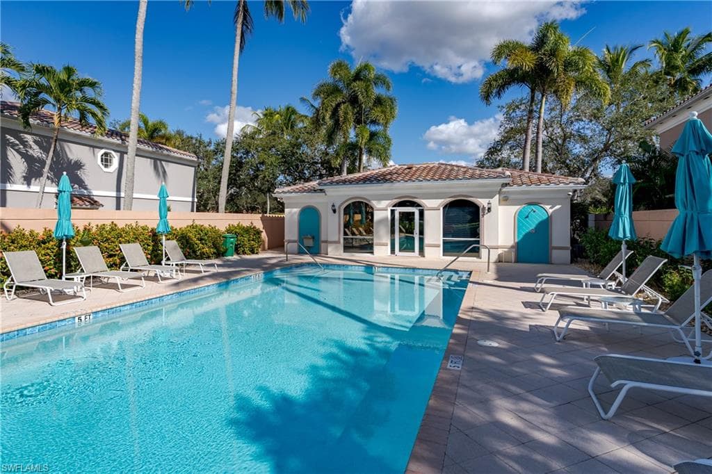 5353 Cove CIR, NAPLES FL 34119-2
