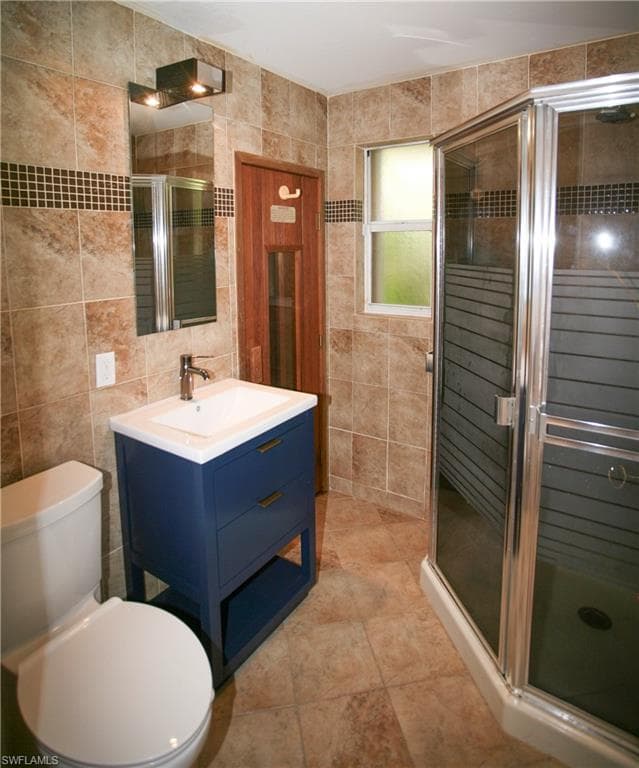 1525 Covington CIR E, FORT MYERS FL 33919-22