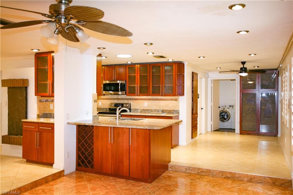 1525 Covington CIR E, FORT MYERS FL 33919-7