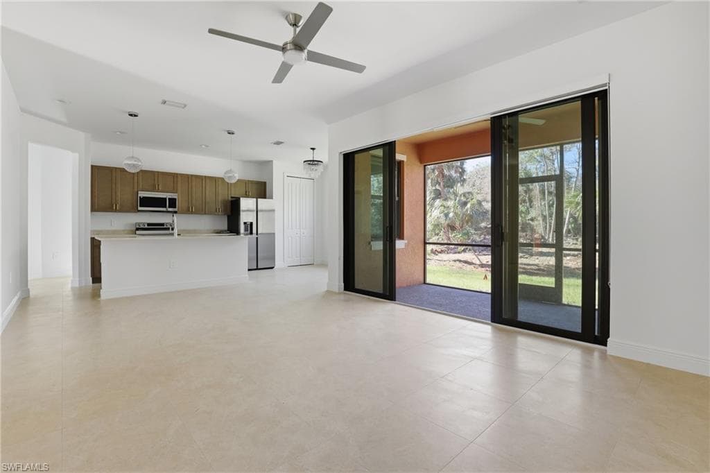 2167 Della DR-8