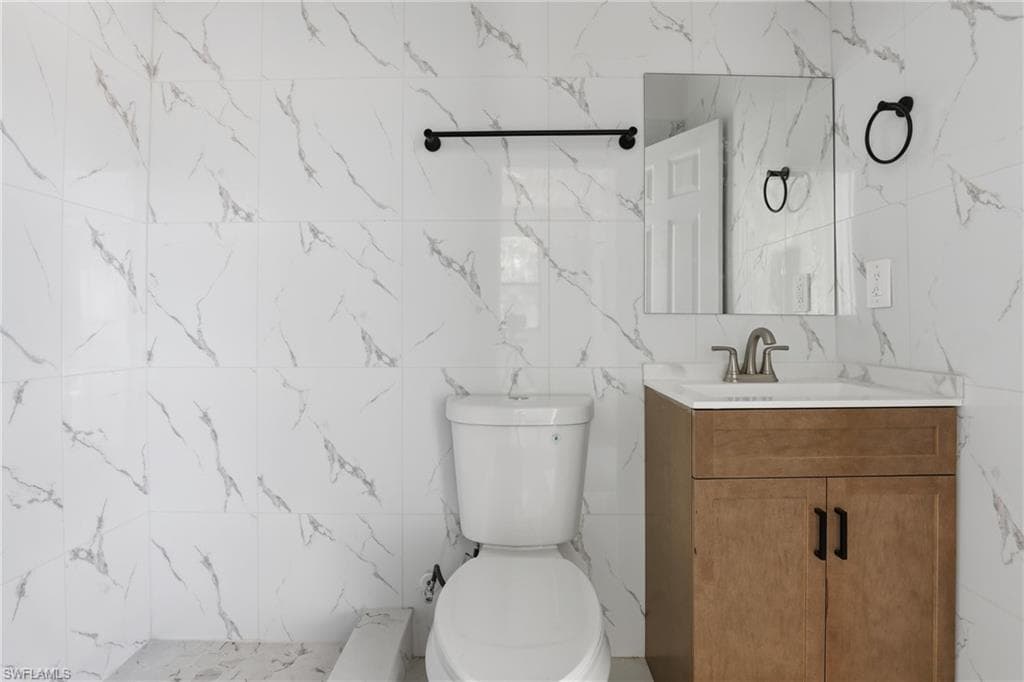 2167 Della DR-33