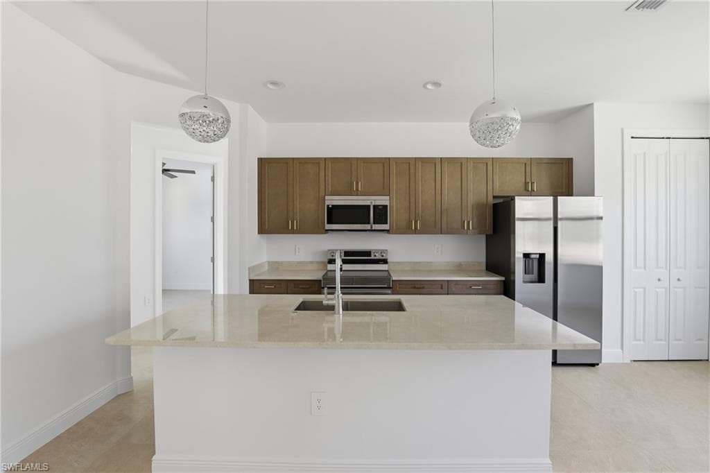 2167 Della DR-9