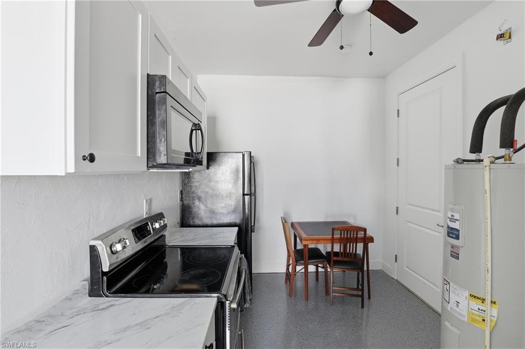 2167 Della DR-30