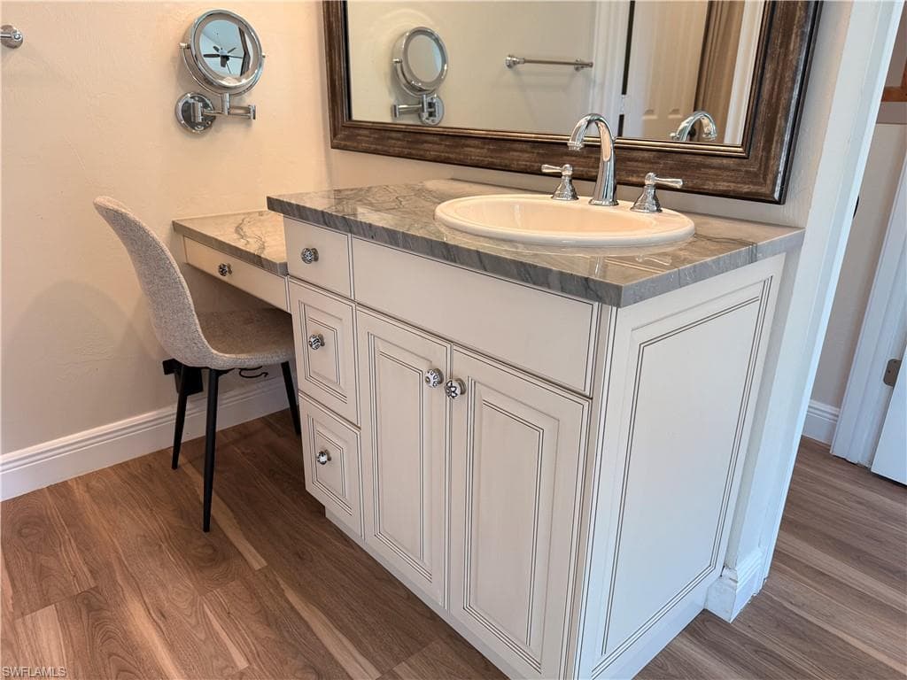 5825 Dogwood Way, NAPLES FL 34116-11