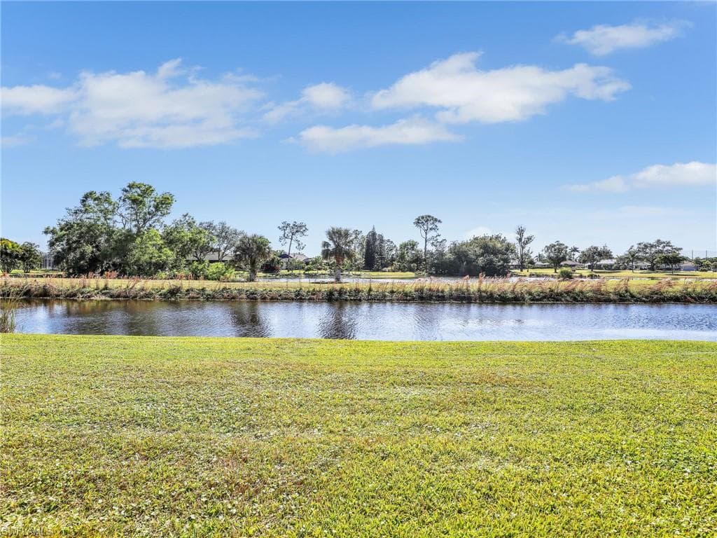 5483 Rattlesnake Hammock RD # B103, NAPLES FL 34113-27