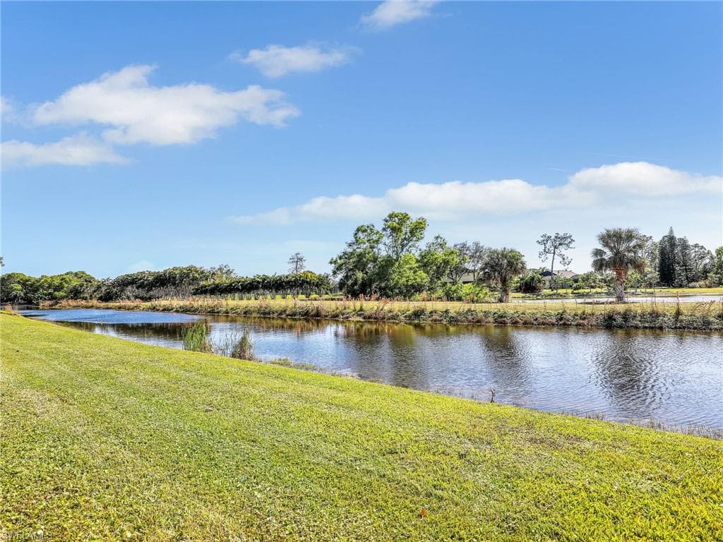 5483 Rattlesnake Hammock RD # B103, NAPLES FL 34113-28
