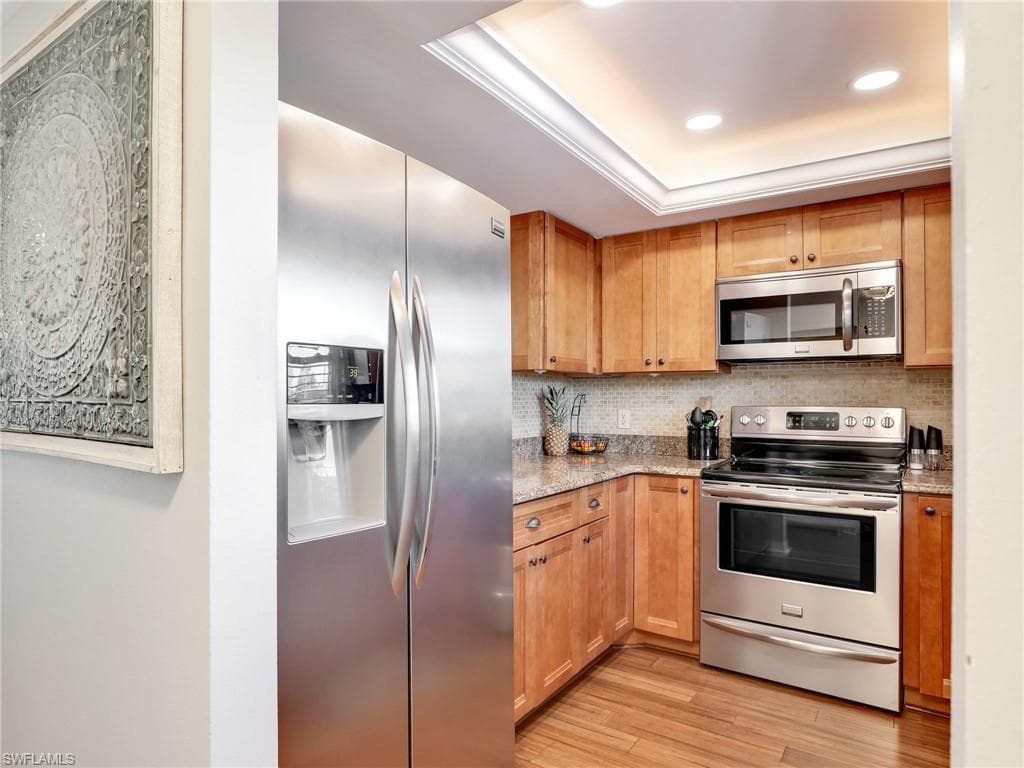 5483 Rattlesnake Hammock RD # B103, NAPLES FL 34113-7