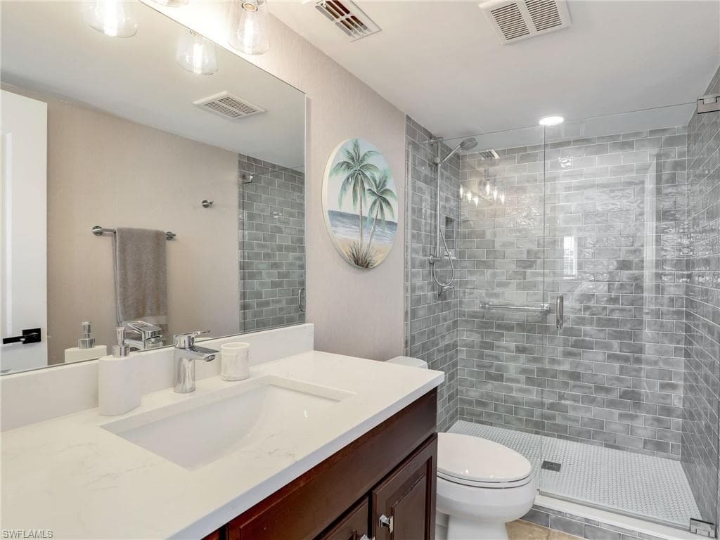 5483 Rattlesnake Hammock RD # B103, NAPLES FL 34113-20