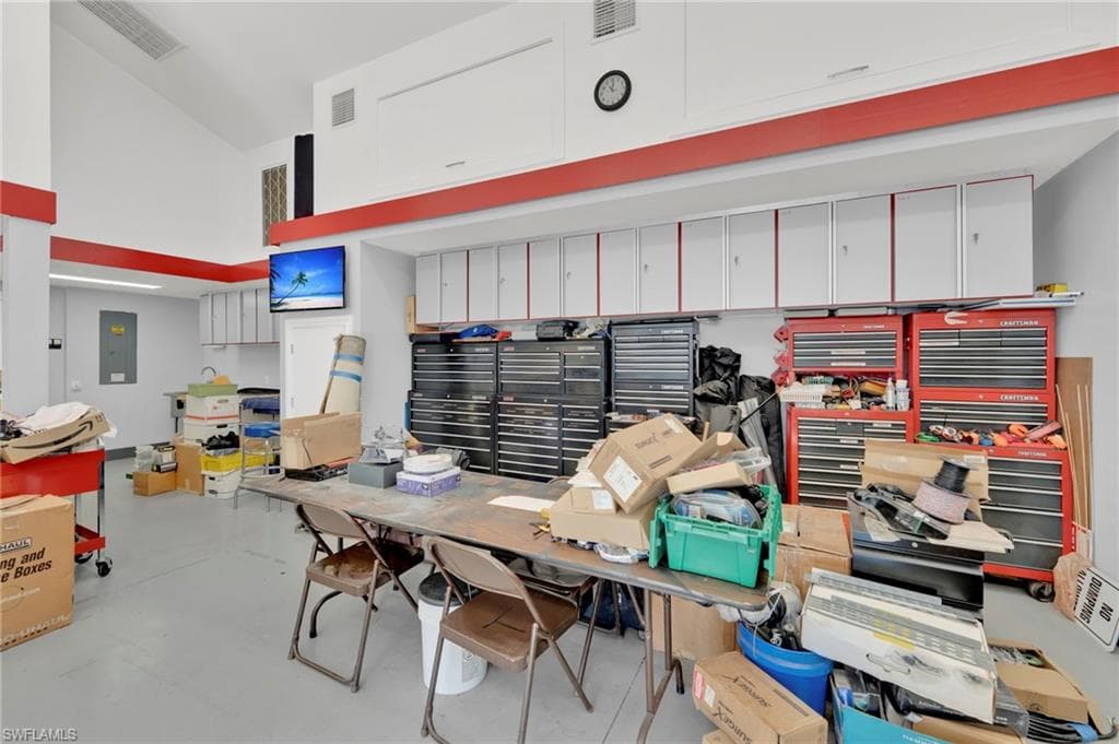 12201 Caisson LN-39