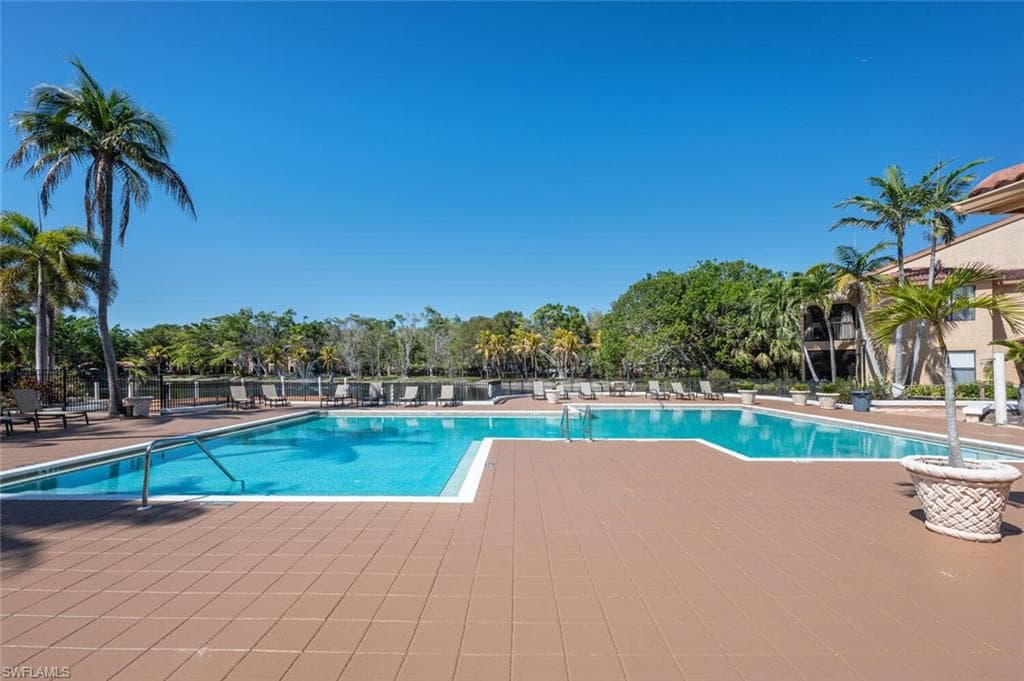2190 Arbour Walk CIR # 2221, NAPLES FL 34109-22