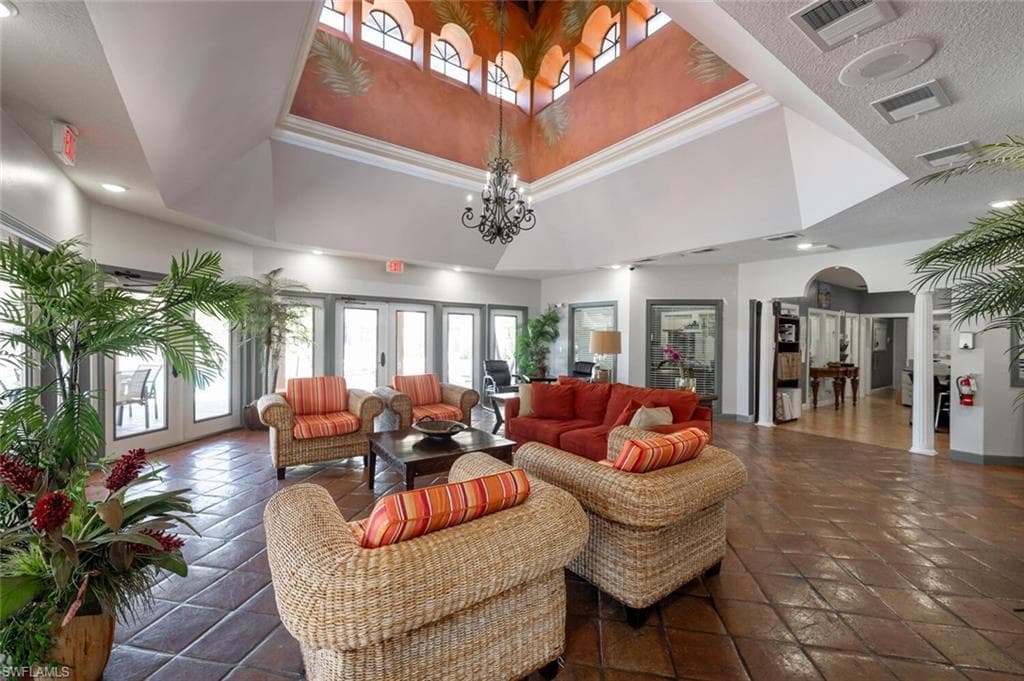 2190 Arbour Walk CIR # 2221, NAPLES FL 34109-25