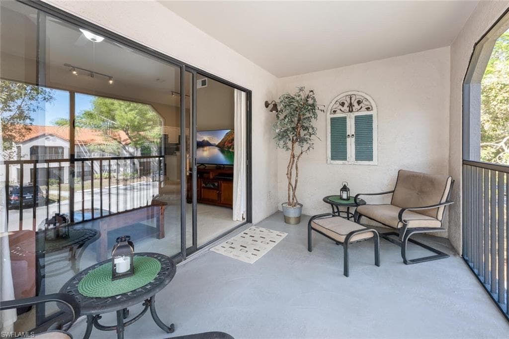 2190 Arbour Walk CIR # 2221, NAPLES FL 34109-20