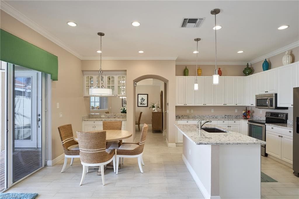 14101 Bently CIR, FORT MYERS FL 33912-6