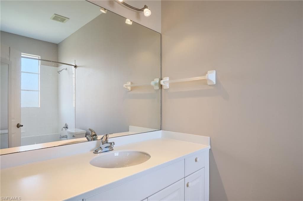 14101 Bently CIR, FORT MYERS FL 33912-18