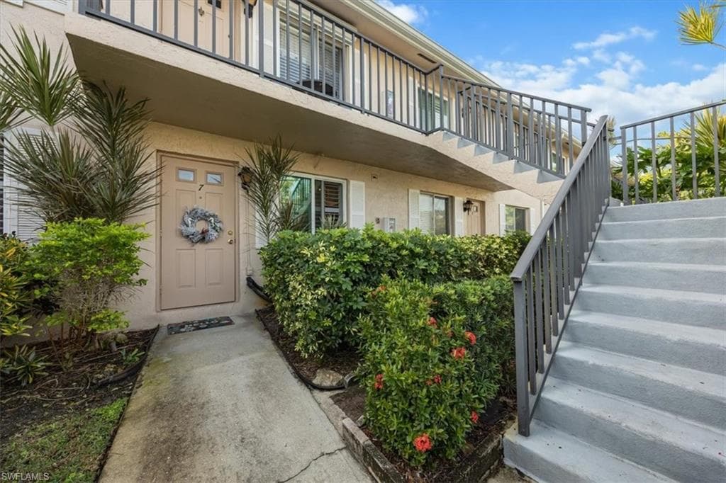 142 Palm DR # 3007, NAPLES FL 34112-21