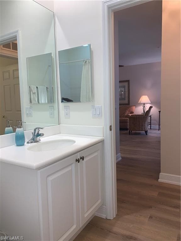 1380 Sweetwater CV # 102, NAPLES FL 34110-22