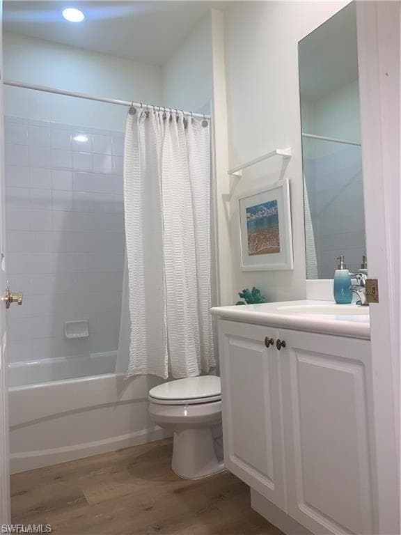 1380 Sweetwater CV # 102, NAPLES FL 34110-21