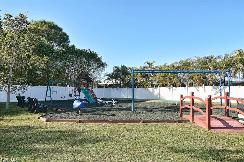 1380 Sweetwater CV # 102, NAPLES FL 34110-4