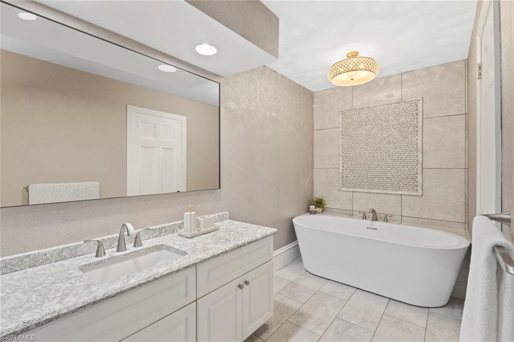 640 Kendall DR, MARCO ISLAND FL 34145-26