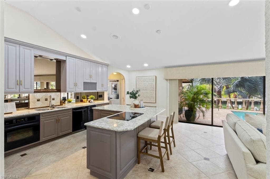 640 Kendall DR, MARCO ISLAND FL 34145-11