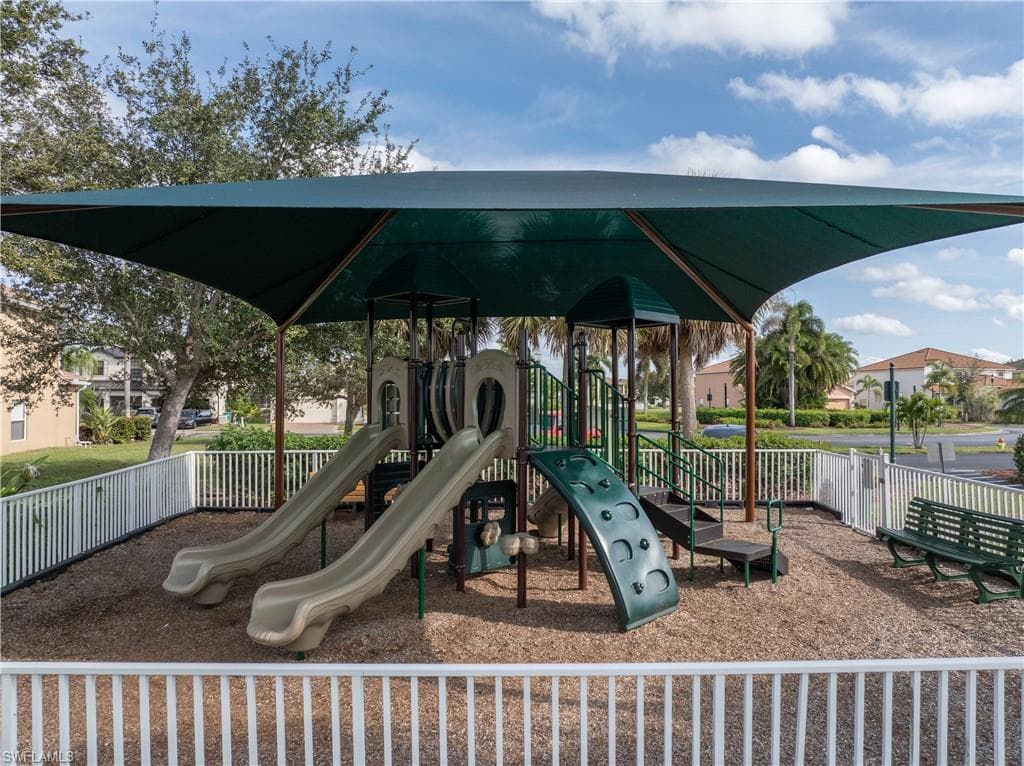 2006 Willow Branch DR, CAPE CORAL FL 33991-43