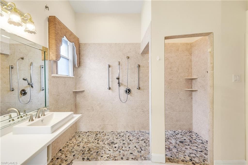 25551 Springtide CT, BONITA SPRINGS FL 34135-14
