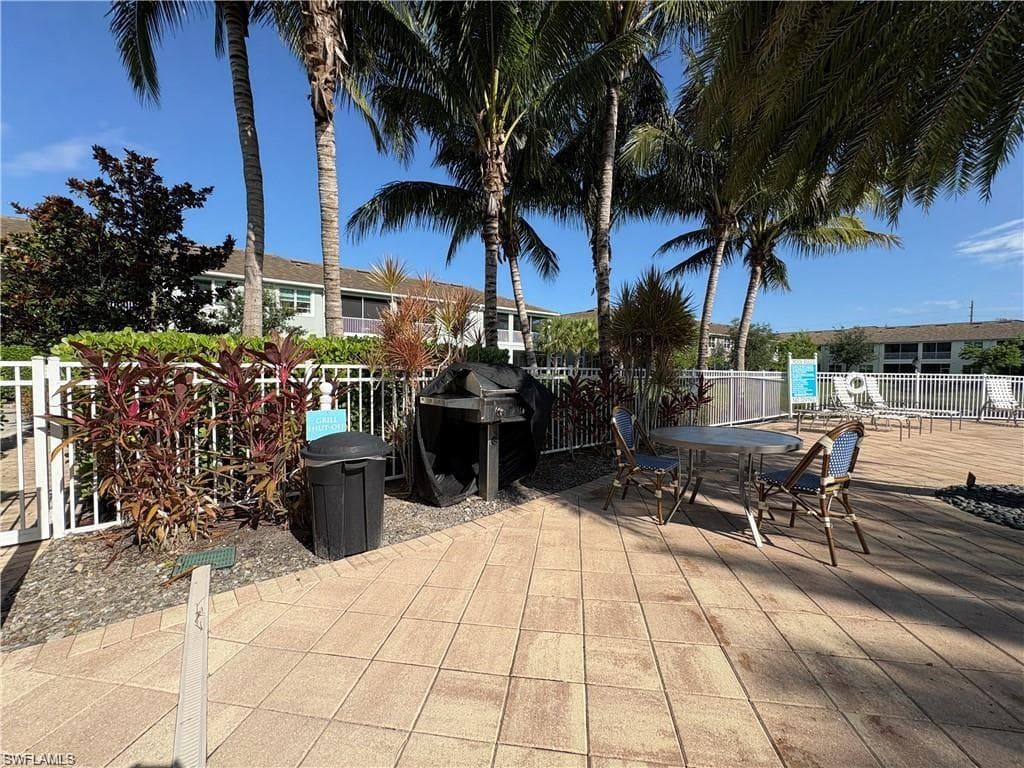 2311 Sawyers Hill RD # 806, NAPLES FL 34120-32