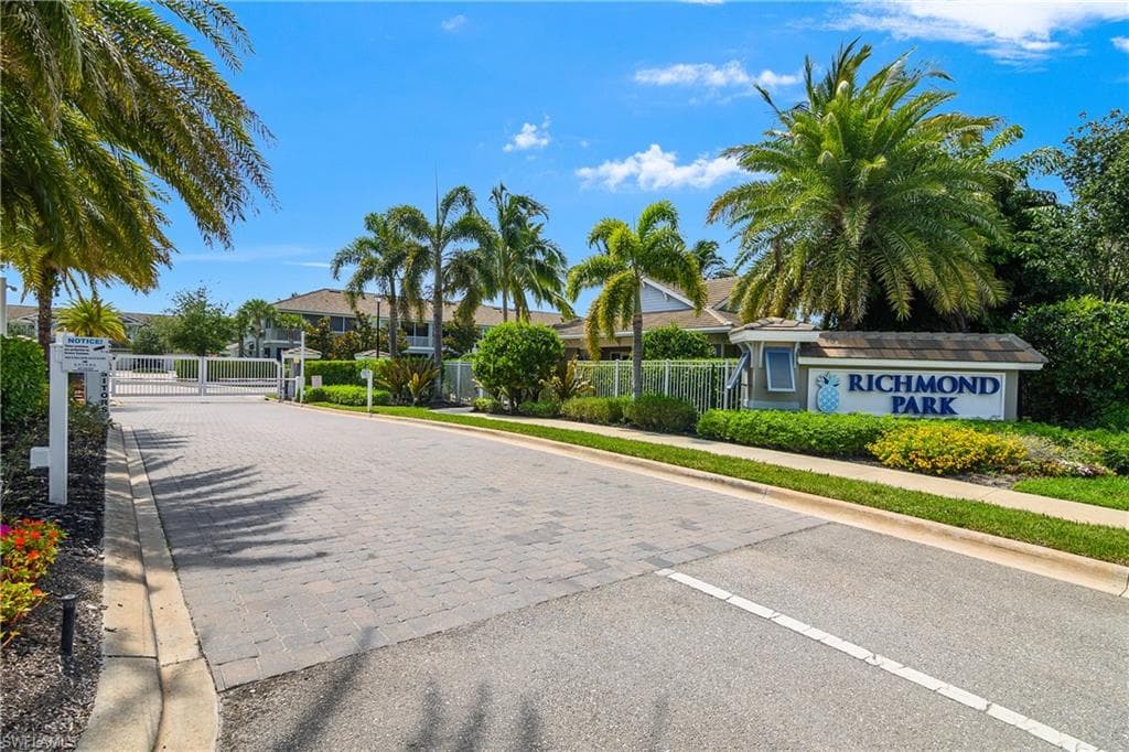 2311 Sawyers Hill RD # 806, NAPLES FL 34120-38