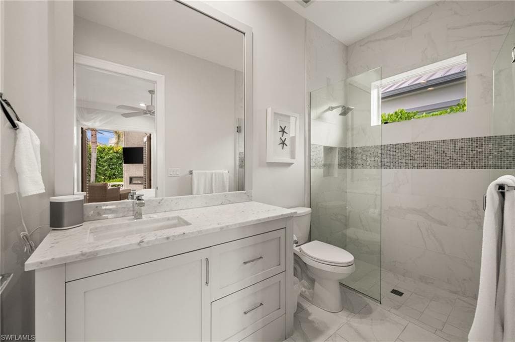 784 Anderson DR, NAPLES FL 34103-26