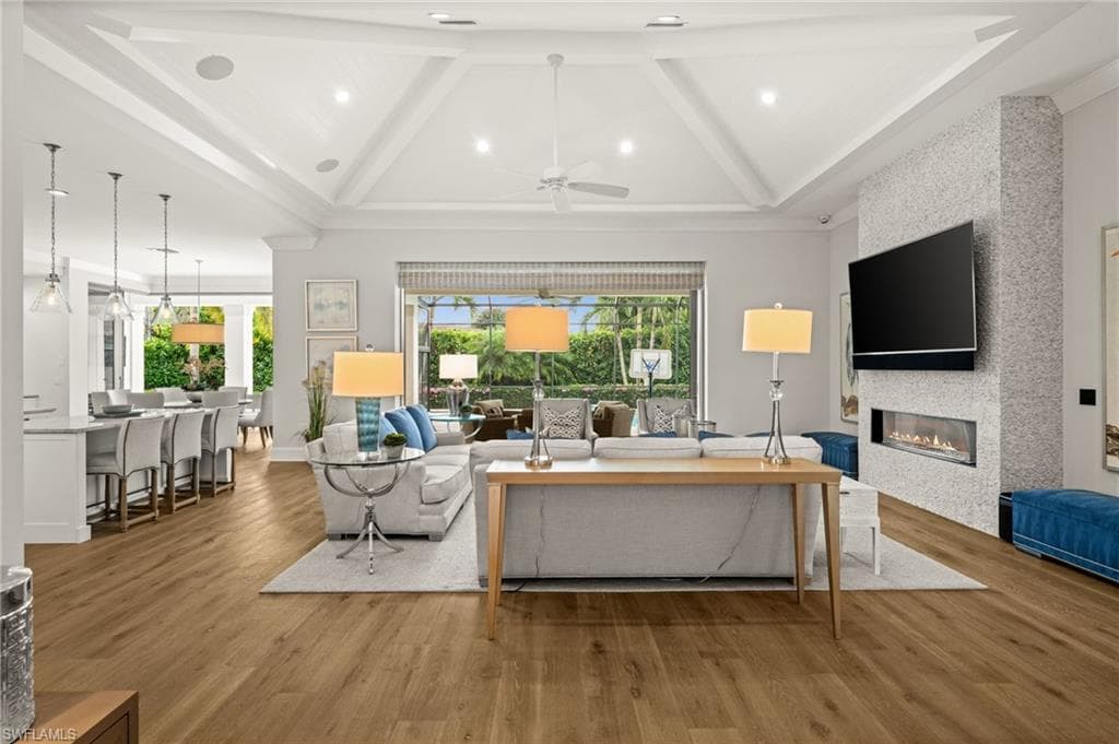 784 Anderson DR, NAPLES FL 34103-1