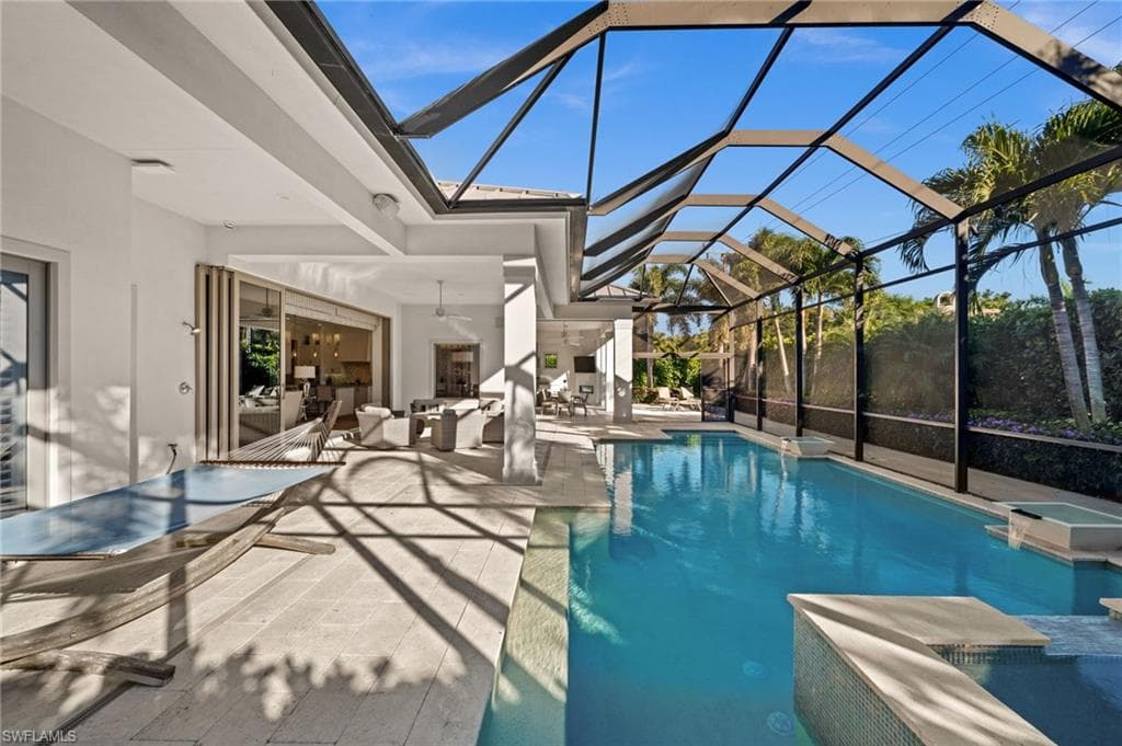 784 Anderson DR, NAPLES FL 34103-33