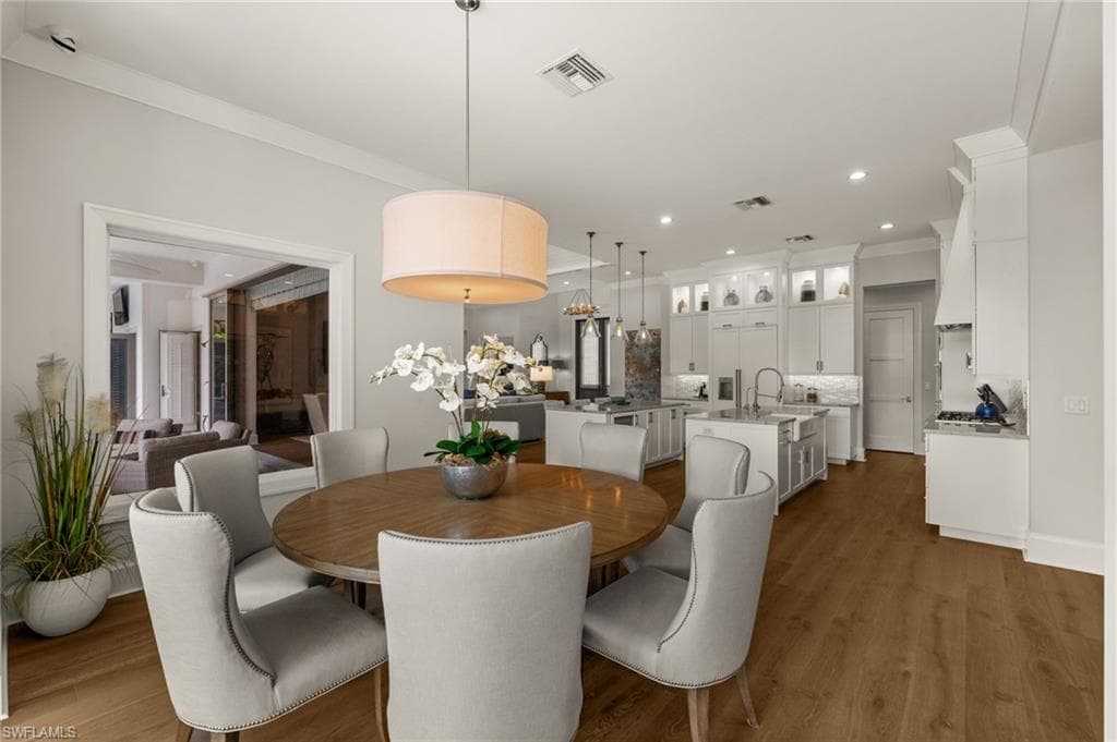 784 Anderson DR, NAPLES FL 34103-13