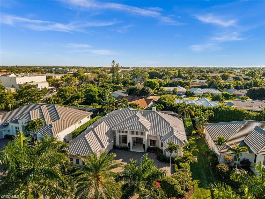 784 Anderson DR, NAPLES FL 34103-39