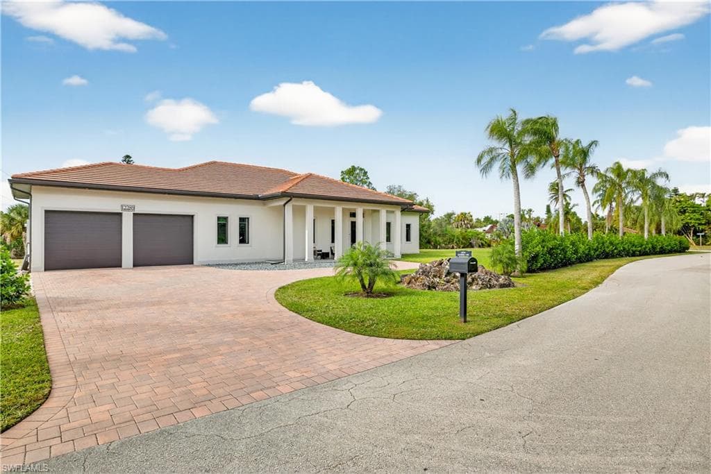 12289 Alamansa LN, BONITA SPRINGS FL 34135-1