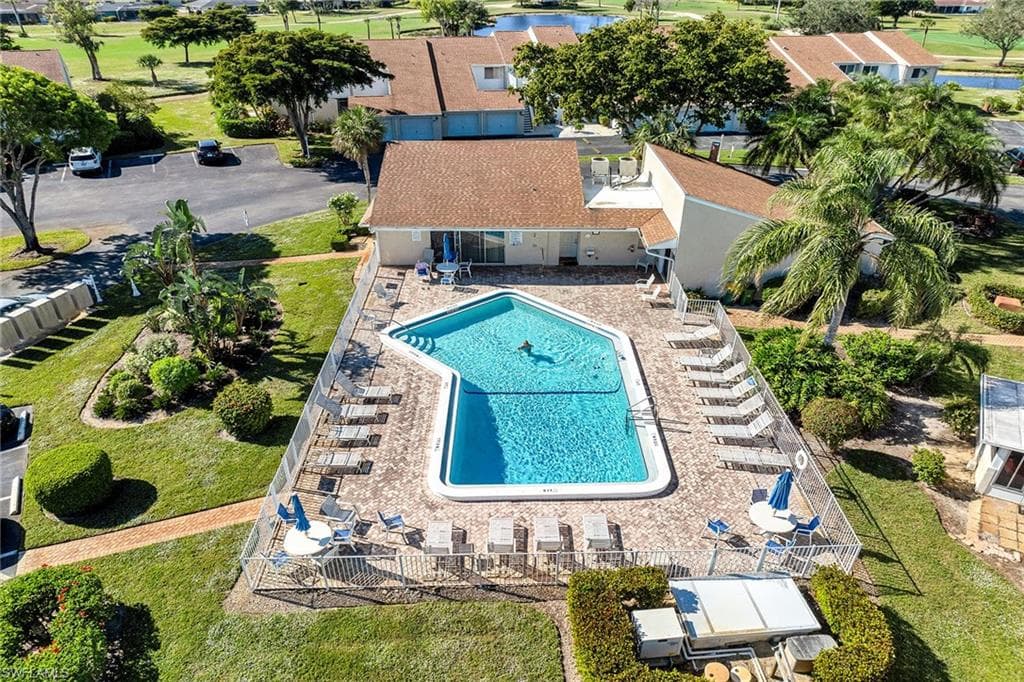 466 Bristle Cone LN # 34, NAPLES FL 34113-44