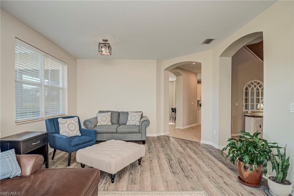 1897 Par DR, NAPLES FL 34120-4