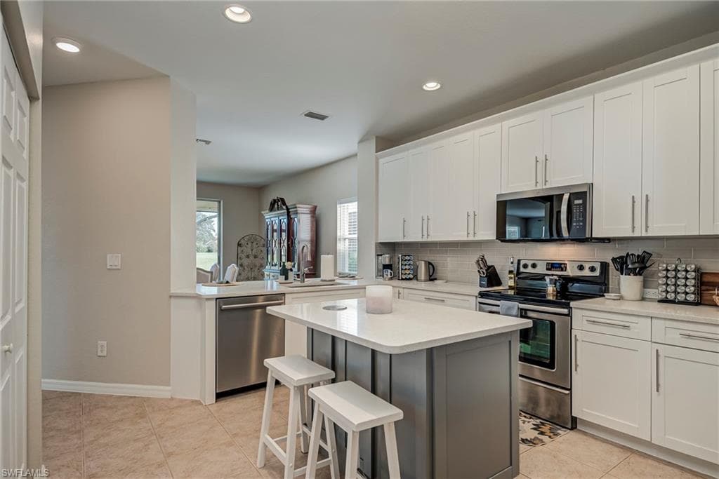 1897 Par DR, NAPLES FL 34120-10