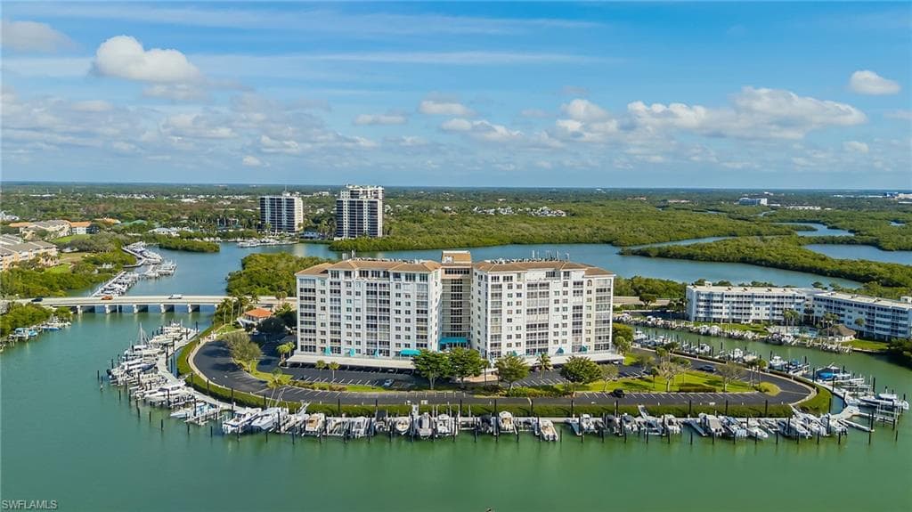 13105 Vanderbilt DR # 306, NAPLES FL 34110-19