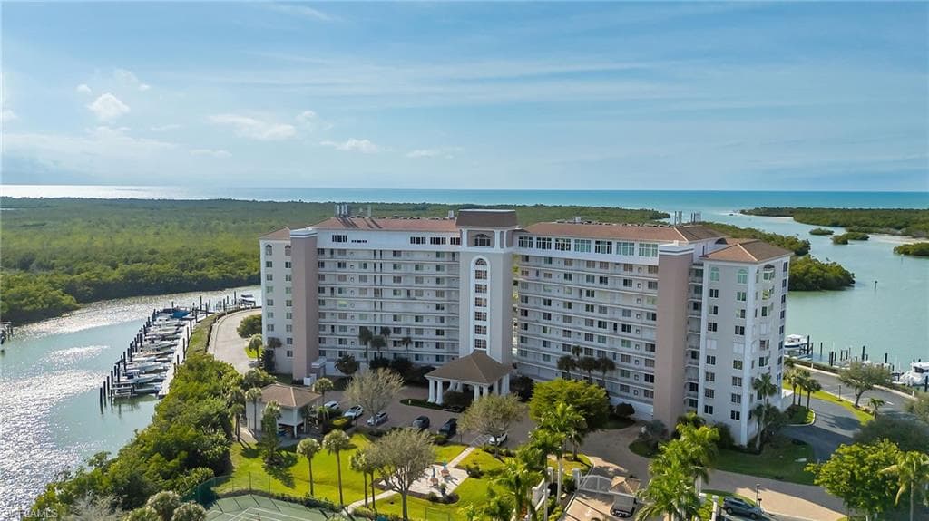 13105 Vanderbilt DR # 306, NAPLES FL 34110-17