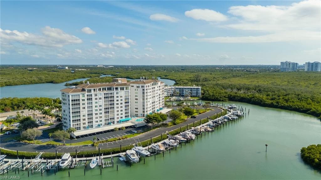 13105 Vanderbilt DR # 306, NAPLES FL 34110-18