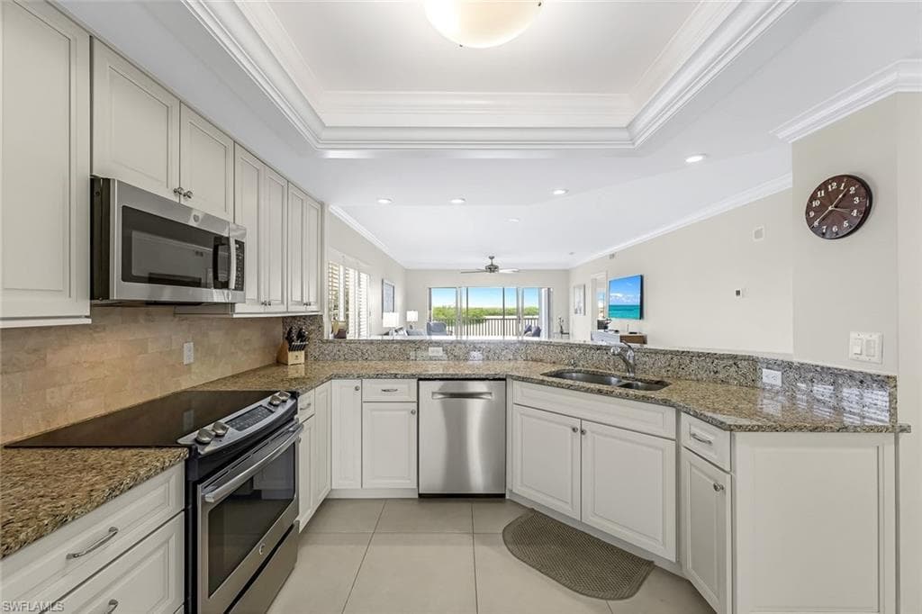 13105 Vanderbilt DR # 306, NAPLES FL 34110-3