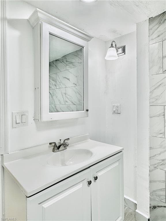 826 Wiggins Pass RD # 307, NAPLES FL 34110-14